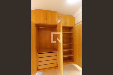 Apartamento para alugar com 136m², 3 quartos e 2 vagasSuíte - Armário