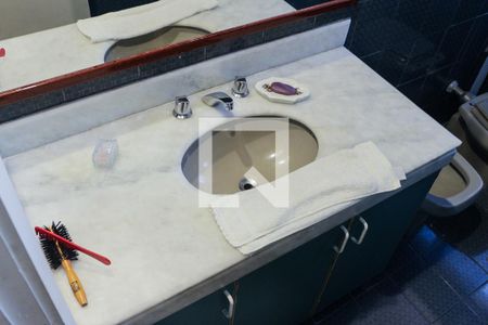 Apartamento à venda com 146m², 3 quartos e 4 vagas Apartamento à venda com 146m², 3 quartos e 4 vagasBanheiro da Suíte