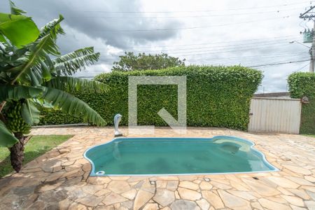 Casa para alugar com 200m², 3 quartos e 6 vagas Casa para alugar com 200m², 3 quartos e 6 vagasPiscina