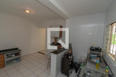 Casa para alugar com 200m², 3 quartos e 6 vagas Casa para alugar com 200m², 3 quartos e 6 vagasCozinha