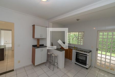 Casa para alugar com 200m², 3 quartos e 6 vagas Casa para alugar com 200m², 3 quartos e 6 vagasCozinha