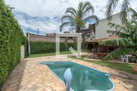 Casa para alugar com 200m², 3 quartos e 6 vagas Casa para alugar com 200m², 3 quartos e 6 vagasPiscina