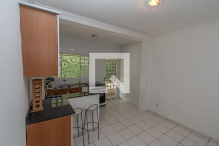 Casa para alugar com 200m², 3 quartos e 6 vagas Casa para alugar com 200m², 3 quartos e 6 vagasCozinha
