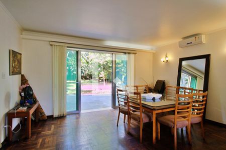 Sala de casa à venda com 4 quartos, 274m² em Vila Tramontano, São Paulo