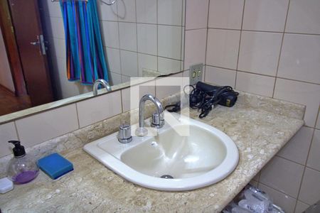 Casa à venda com 274m², 4 quartos e 4 vagasBanheiro