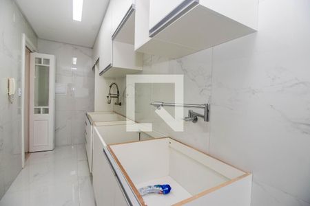 Apartamento à venda com 79m², 2 quartos e 1 vaga Apartamento à venda com 79m², 2 quartos e 1 vagaCozinha e Área de Serviço