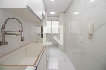 Apartamento à venda com 79m², 2 quartos e 1 vaga Apartamento à venda com 79m², 2 quartos e 1 vagaCozinha e Área de Serviço
