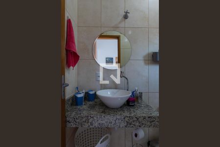 Casa à venda com 160m², 3 quartos e 2 vagasBanheiro