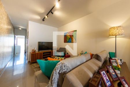 Sala de casa à venda com 3 quartos, 160m² em Vila Bela, São Paulo