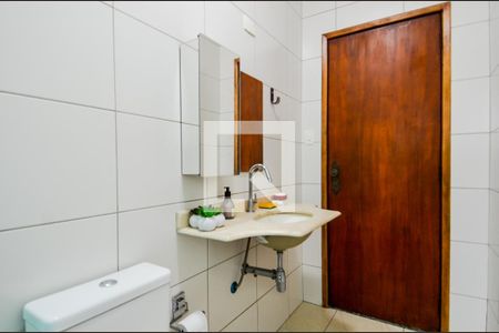 Casa para alugar com 280m², 3 quartos e 6 vagasBanheiro Social 2