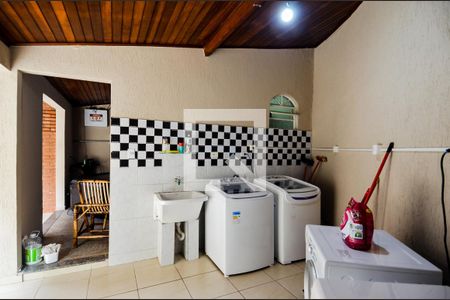 Casa para alugar com 280m², 3 quartos e 6 vagasÁrea de Serviço