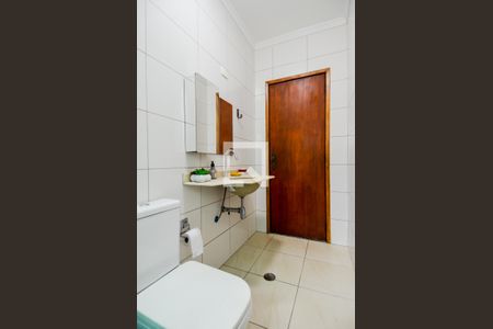 Casa para alugar com 280m², 3 quartos e 6 vagasBanheiro Social 2