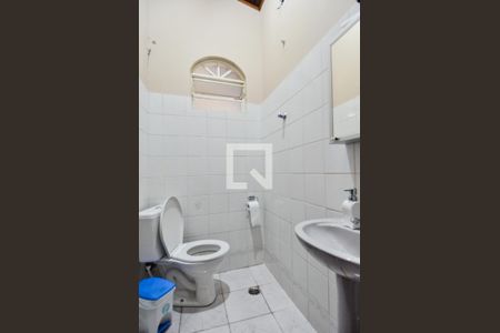 Casa para alugar com 280m², 3 quartos e 6 vagasBanheiro de Serviço