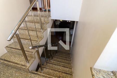 Apartamento à venda com 240m², 4 quartos e 4 vagasEscada