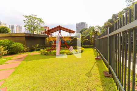 Apartamento à venda com 240m², 4 quartos e 4 vagasÁrea comum - Playground