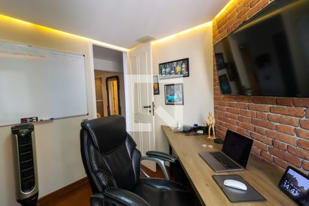 Apartamento à venda com 240m², 4 quartos e 4 vagasEscritório