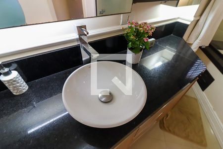 Apartamento à venda com 240m², 4 quartos e 4 vagasBanheiro da Suíte 2