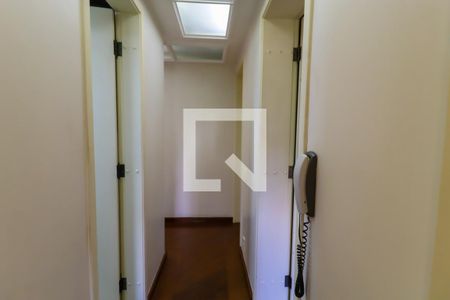 Apartamento à venda com 240m², 4 quartos e 4 vagasCorredor