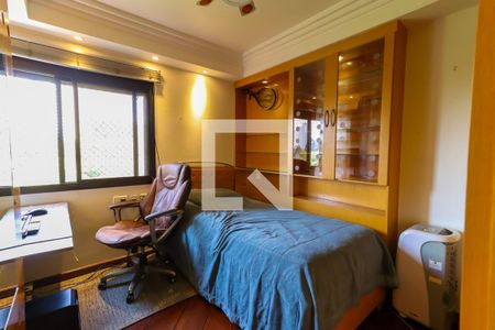 Apartamento à venda com 240m², 4 quartos e 4 vagasQuarto 2