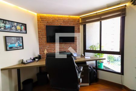 Apartamento à venda com 240m², 4 quartos e 4 vagasEscritório