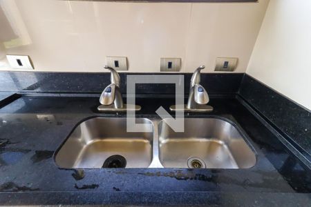 Apartamento à venda com 240m², 4 quartos e 4 vagasCozinha - Torneira