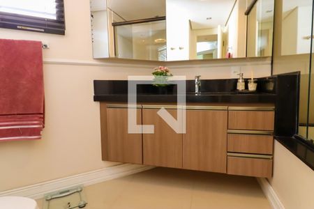 Apartamento à venda com 240m², 4 quartos e 4 vagasBanheiro da Suíte 1