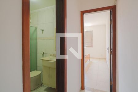 Casa para alugar com 100m², 2 quartos e 1 vaga Casa para alugar com 100m², 2 quartos e 1 vagaCorredor