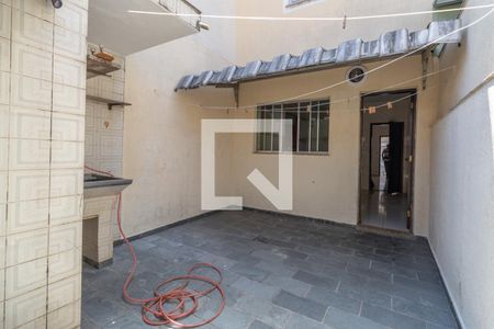 Casa para alugar com 100m², 2 quartos e 1 vaga Casa para alugar com 100m², 2 quartos e 1 vagaQuintal / Área de Serviço