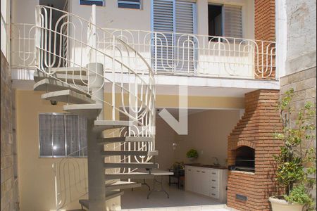 Casa à venda com 218m², 4 quartos e 2 vagasQuintal