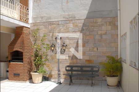 Casa à venda com 218m², 4 quartos e 2 vagasQuintal