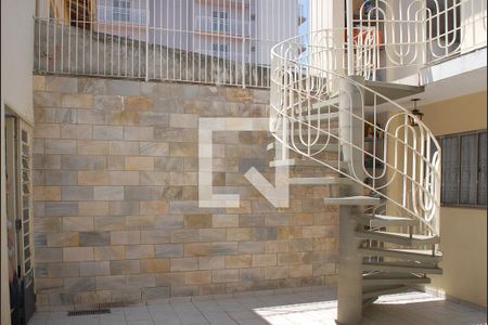 Casa à venda com 218m², 4 quartos e 2 vagasQuintal