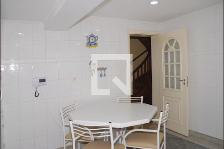 Casa à venda com 218m², 4 quartos e 2 vagasCozinha