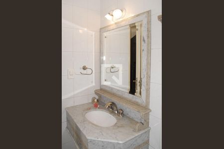 Casa à venda com 218m², 4 quartos e 2 vagasBanheiro 3