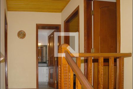 Casa à venda com 218m², 4 quartos e 2 vagasCorredor