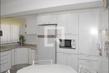 Casa à venda com 218m², 4 quartos e 2 vagasCozinha