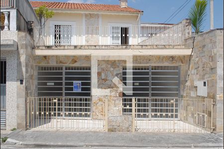 Casa à venda com 218m², 4 quartos e 2 vagasFachada