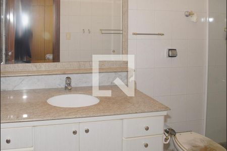 Casa à venda com 218m², 4 quartos e 2 vagasBanheiro 1