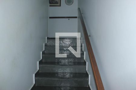 Casa para alugar com 440m², 4 quartos e 3 vagasEscada