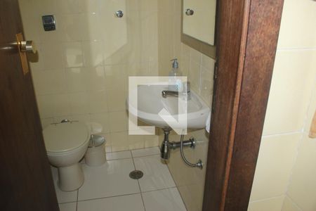 Casa para alugar com 440m², 4 quartos e 3 vagasBanheiro de serviço