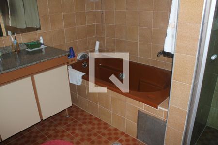 Casa para alugar com 440m², 4 quartos e 3 vagasBanheiro da Suíte 2