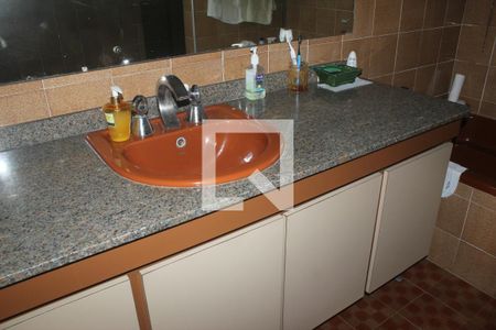 Casa para alugar com 440m², 4 quartos e 3 vagasBanheiro da Suíte 2