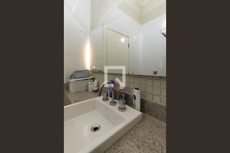 Casa à venda com 220m², 3 quartos e 3 vagasBanheiro da Suíte