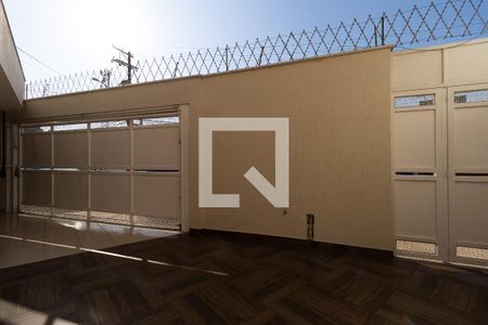 Casa à venda com 220m², 3 quartos e 3 vagasGaragem