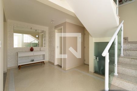 Casa à venda com 220m², 3 quartos e 3 vagasHall social