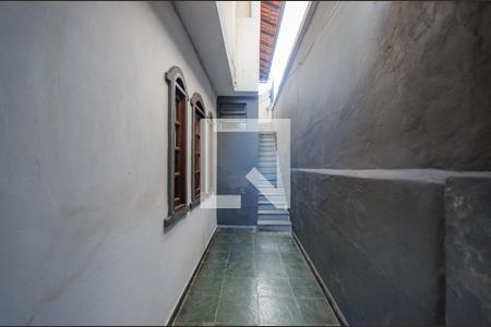 Casa à venda com 360m², 3 quartos e 2 vagasEscada