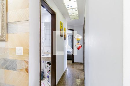 Corredor de apartamento para alugar com 3 quartos, 63m² em Jardim Maria Estela, São Paulo