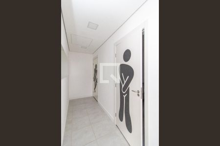 Apartamento para alugar com 40m², 2 quartos e sem vaga Apartamento para alugar com 40m², 2 quartos e sem vagaÁrea comum -Banheiro do Salão de festas
