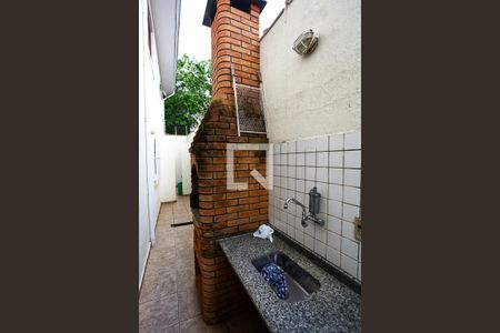 Casa à venda com 125m², 4 quartos e 2 vagas Casa à venda com 125m², 4 quartos e 2 vagasChurrasqueira