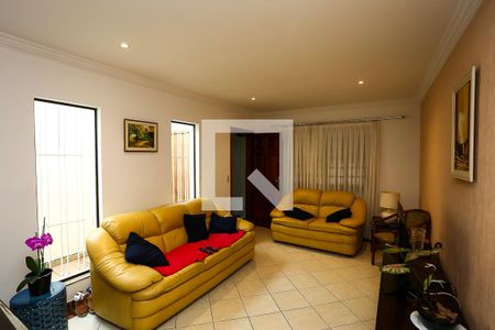 Casa à venda com 125m², 4 quartos e 2 vagas Casa à venda com 125m², 4 quartos e 2 vagasSala