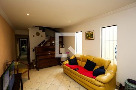 Casa à venda com 125m², 4 quartos e 2 vagas Casa à venda com 125m², 4 quartos e 2 vagasSala